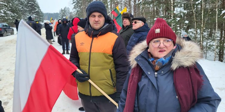Polacy i Litwini protestowali w Kopciowie - nie chcą poligonu 1 Messenger creation 6DE89CF8 0623 4F84 86B3 4CC0B525B5C3