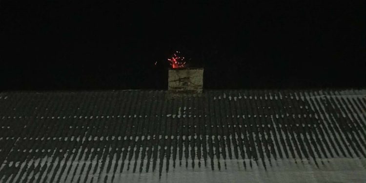 Pożar sadzy w kominie, zdj. ilustracyjne OSP KSRG Wąsosz