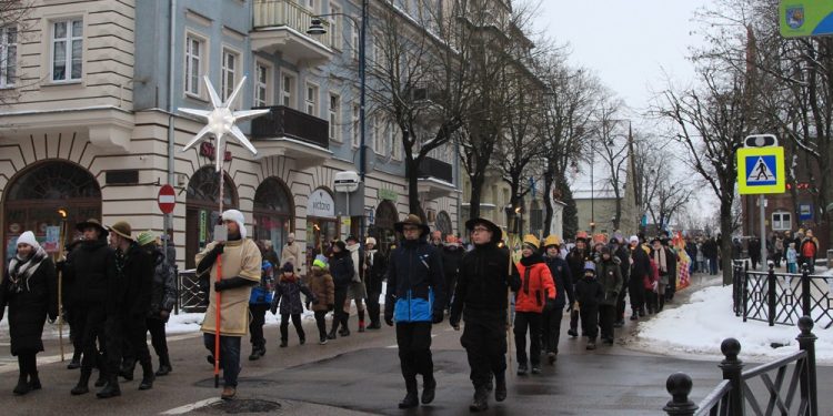Ełk. Orszak Trzech Króli przeszedł ulicami miasta 1 a g