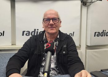 b77581ae 4e04 49e6 b703 b10e8c7dc9bf