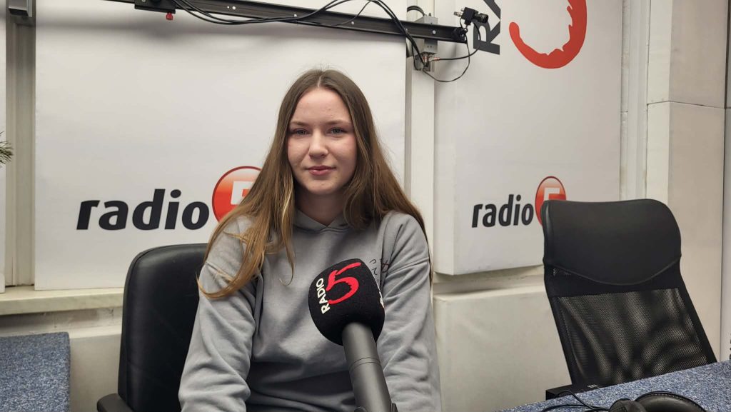 fbfce35b 28a6 42f5 b543 6fcd4aa3822c