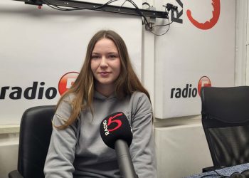 fbfce35b 28a6 42f5 b543 6fcd4aa3822c