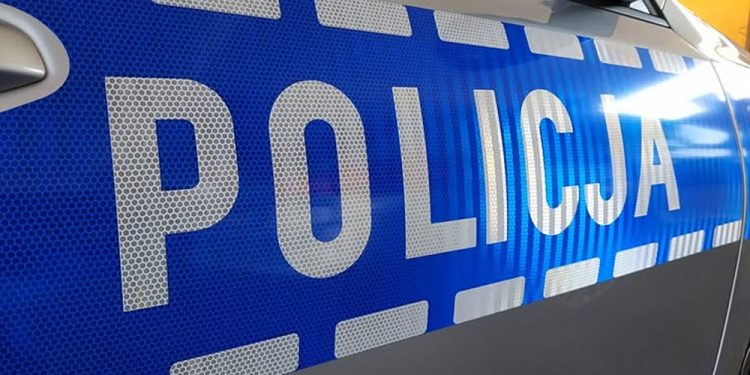 policja logo zdjecie uniwersalne auto napis zdj. KPP w Elku