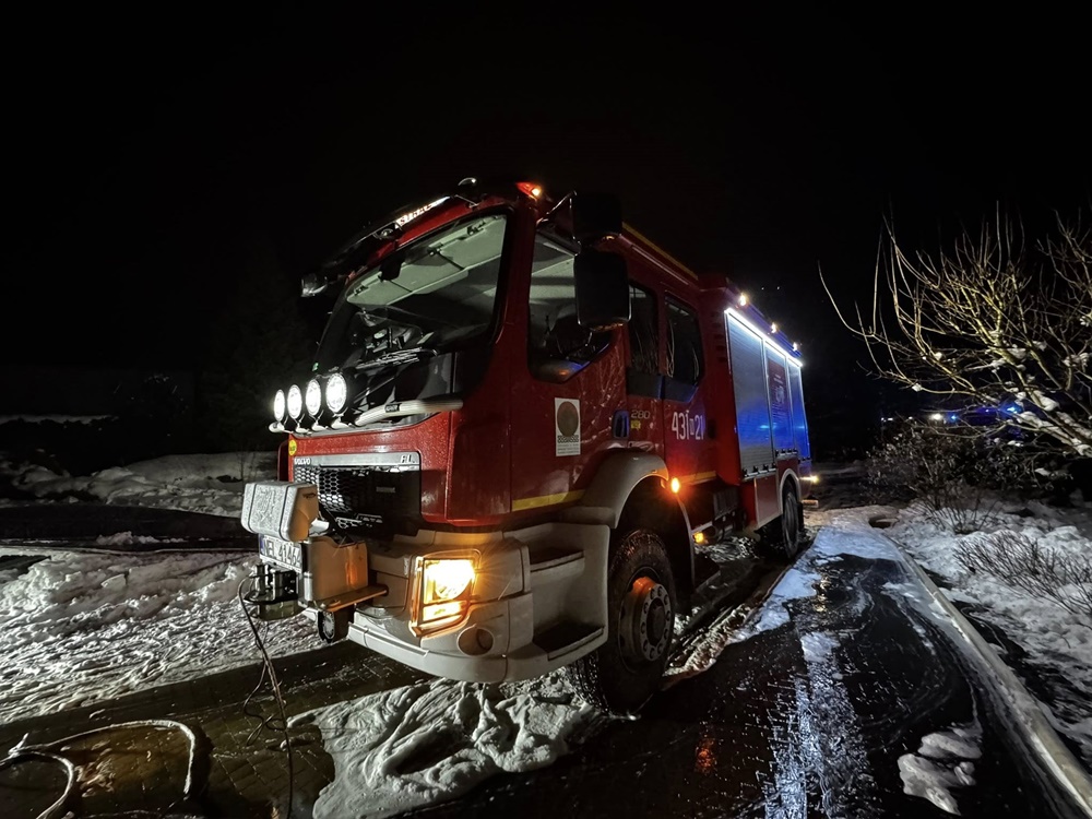 Spłonął garaż i pojazd osobowy 3 pozar Mrozy Wielkie OSP NWE