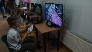 Pikselowe przygody w bibliotece 4 retrogranie 3