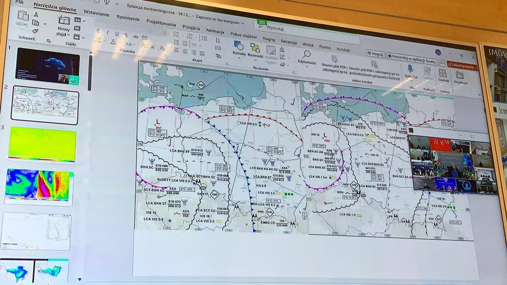 Trudne warunki pogodowe były tematem odprawy RCB 3 zdj. Warminsko Mazurski Urzad Wojewodzki w Olsztynie 3