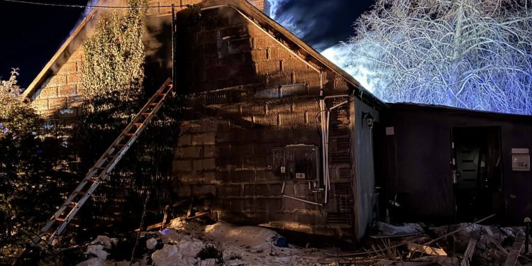 Pożar domu w miejscowości Suchorzec 1 foto: OSP Turówka Nowa