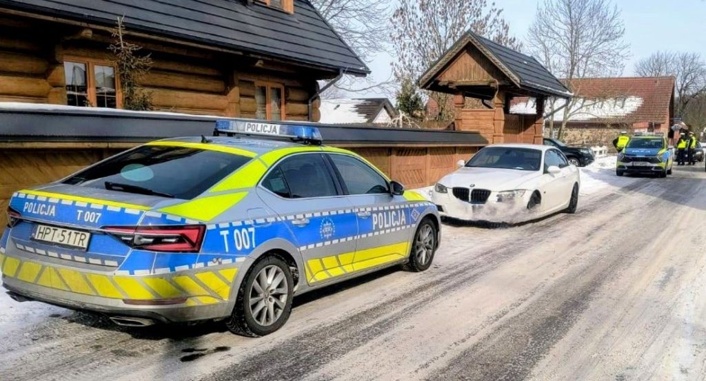 Akcja policjantów w Nowych Gutach. Posypały się mandaty 8 101 302459 crop