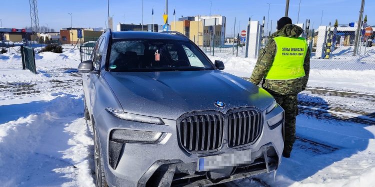 Mundurowi odzyskali skradzione auta 1 źródło: POSG