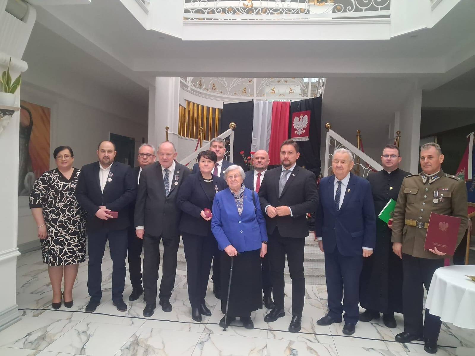 Obchody 86. rocznicy wywózek na Sybir oraz 84. rocznicy powstania Armii Krajowej 4 3 1