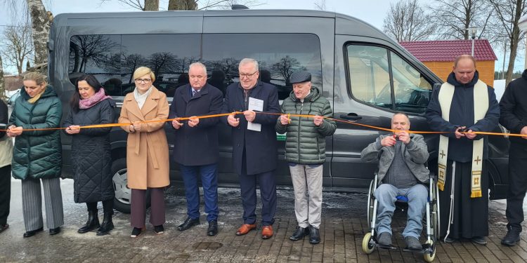 Nowy wóz w Środowiskowym Domu Samopomocy 1 53229773 a51d 44f0 bf3e 8141ac55940d