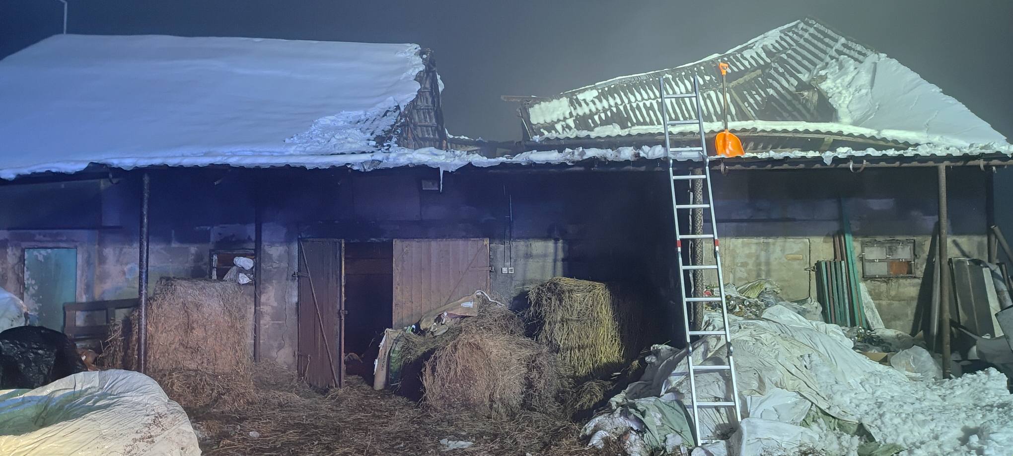 Uwaga na śnieg - runął dach 3 633551580 920859750336703 7682814417594484254 n