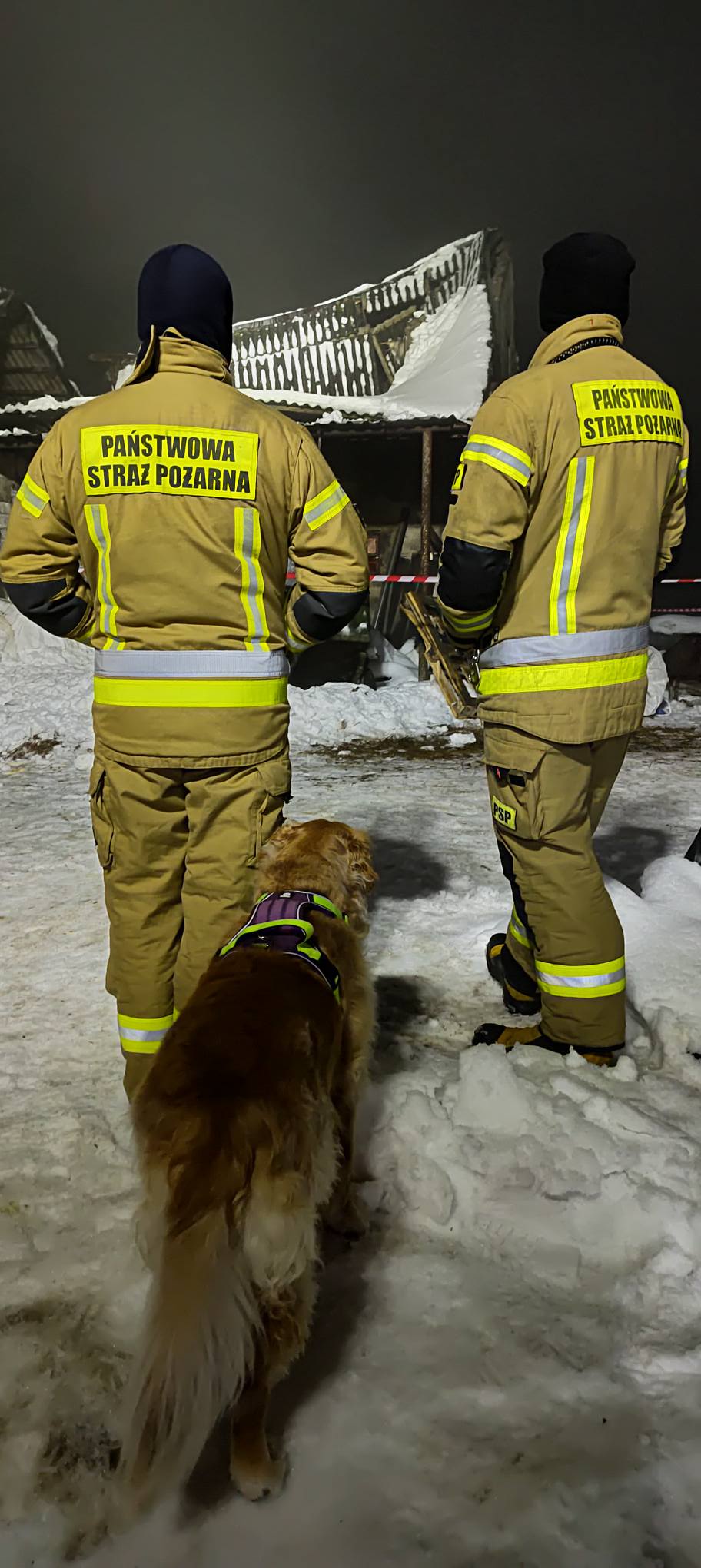 Uwaga na śnieg - runął dach 2 634137912 920859703670041 7683456536615412920 n