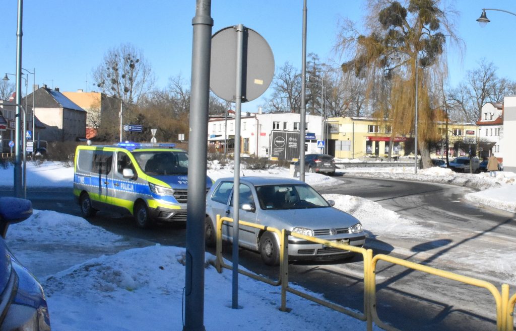Potrąciła kobietę na przejściu. Auto nie miało aktualnych badań technicznych 1 637435852 862418580139552 5444595855311236858 n