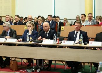 Sejmik apeluje do NFZ o pieniądze z nadwykonań 4 UMWP