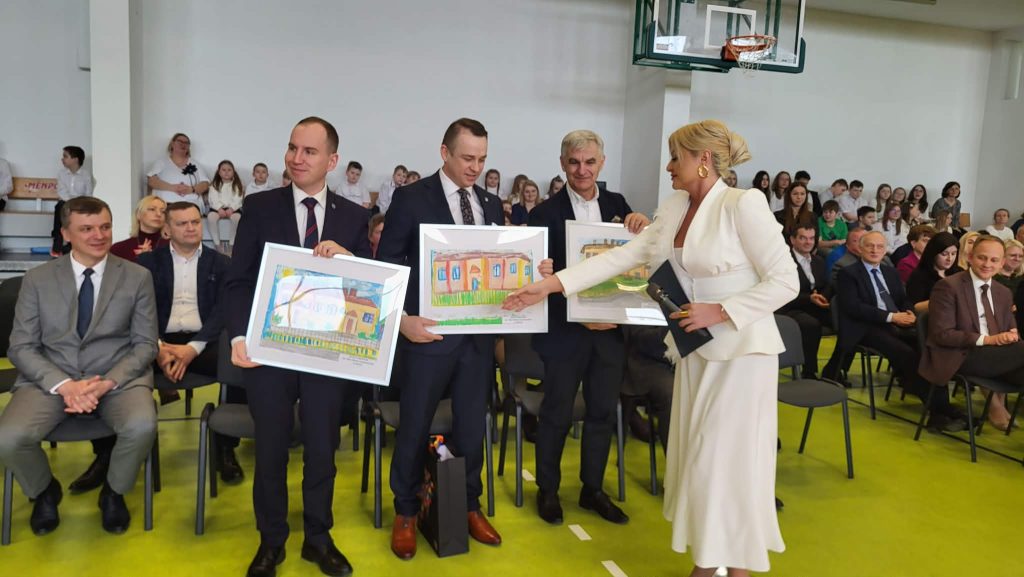 Wielkie otwarcie w Gibach 21 894d348f a0a9 45b2 a44c 9bd42f8a9b78