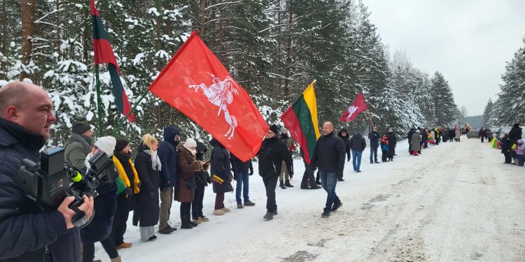 Messenger creation 1BD3CFE5 852B 4A93 8BBF A75C3BC0ECEC