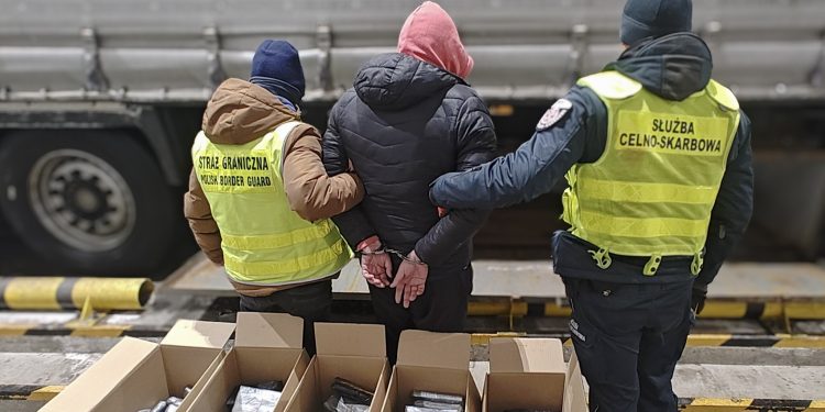 Przechwycili ładunek haszyszu 1 fot. KAS Białystok