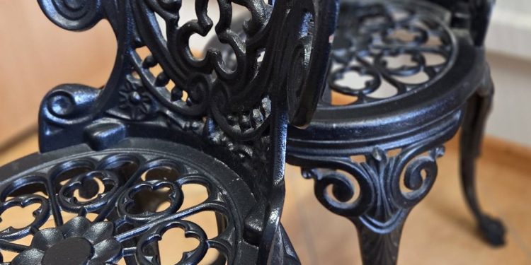 Ukradł krzesła. W namierzeniu sprawcy pomogli internauci 1 Fot. KPP Ełk