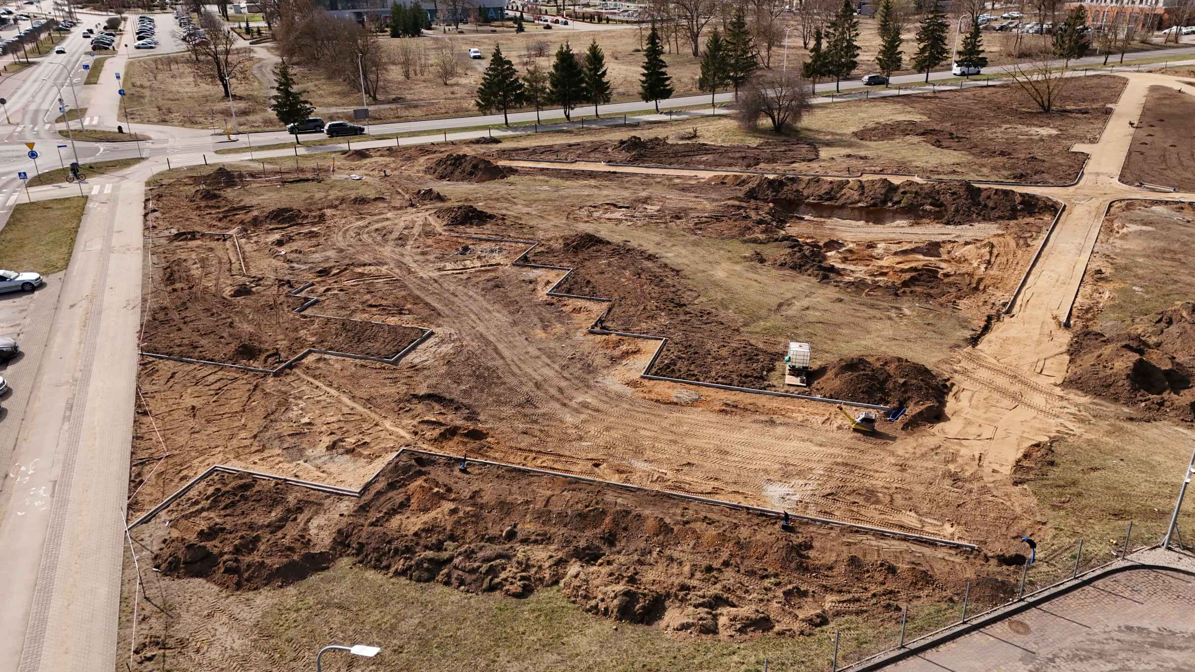 Budowa parku u zbiegu ulic Świerkowej i Nowomiejskiej nabiera tempa 9 001 1