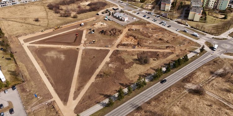 Budowa parku u zbiegu ulic Świerkowej i Nowomiejskiej nabiera tempa 1 źródło: UM Suwałki