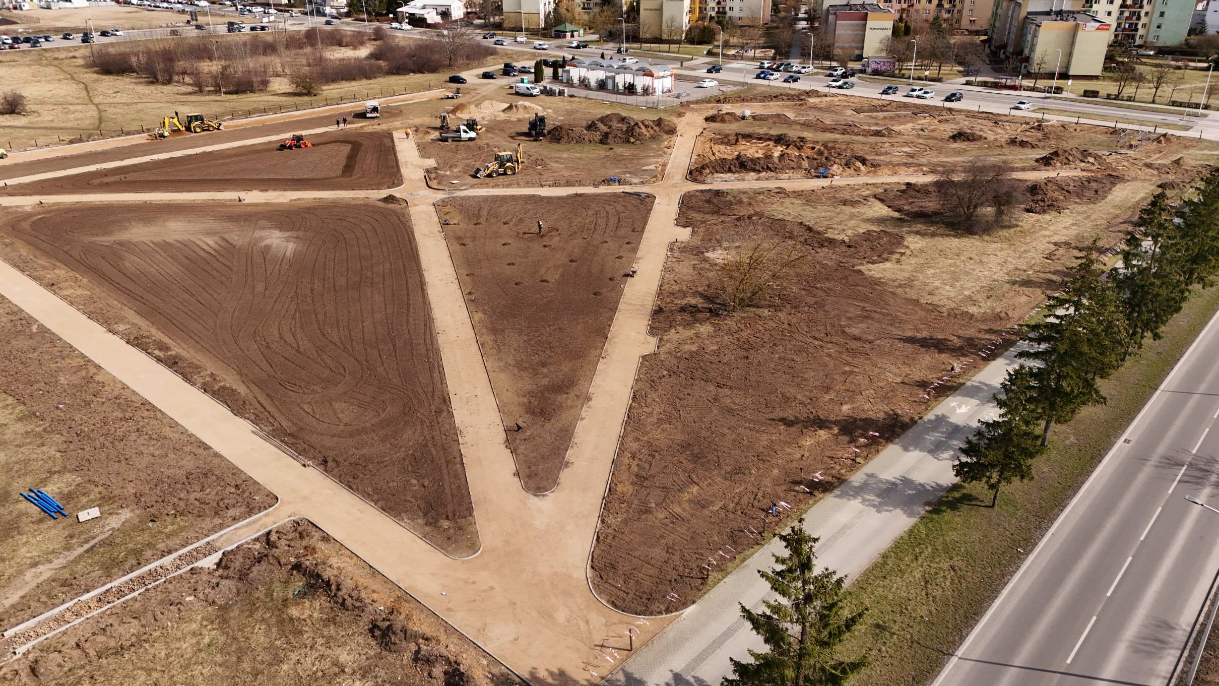 Budowa parku u zbiegu ulic Świerkowej i Nowomiejskiej nabiera tempa 7 004