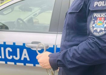 Domowy oprawca ma zakaz zbliżania się 2 KMP Suwałki