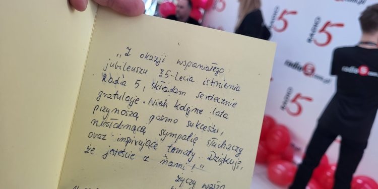 32114725 c0b7 4c9c 8bc1 f7c3f67a59a4