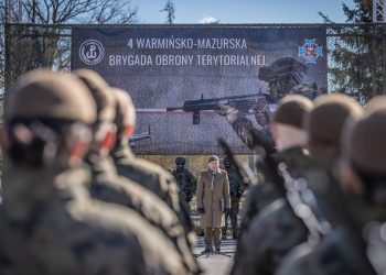 Słowa roty wypowiedziało ponad 60 nowych żołnierzy 2 zdj. 4W-MBOT