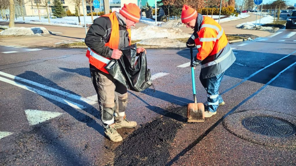 Drogowcy łatają ubytki po zimie 4 646127209 1378813177752172 5666257208676677926 n