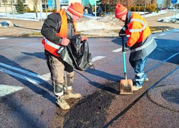 Drogowcy łatają ubytki po zimie 2 źródło: ZDiZ