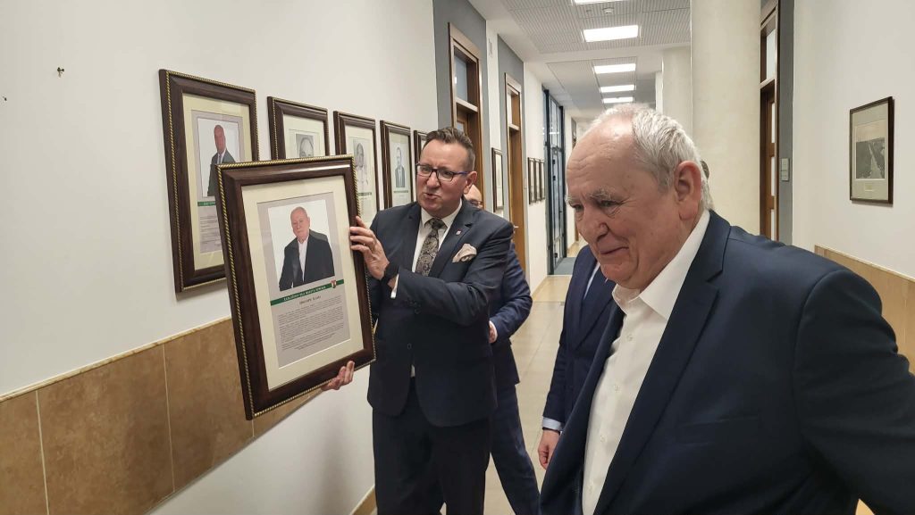 691ef44c eaab 4441 889d b1e33faff62a