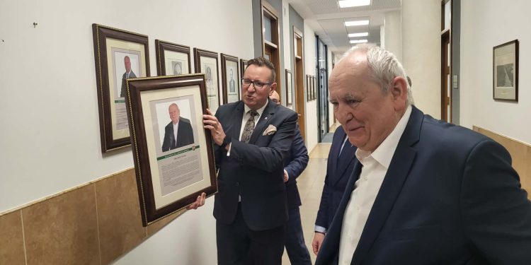 691ef44c eaab 4441 889d b1e33faff62a