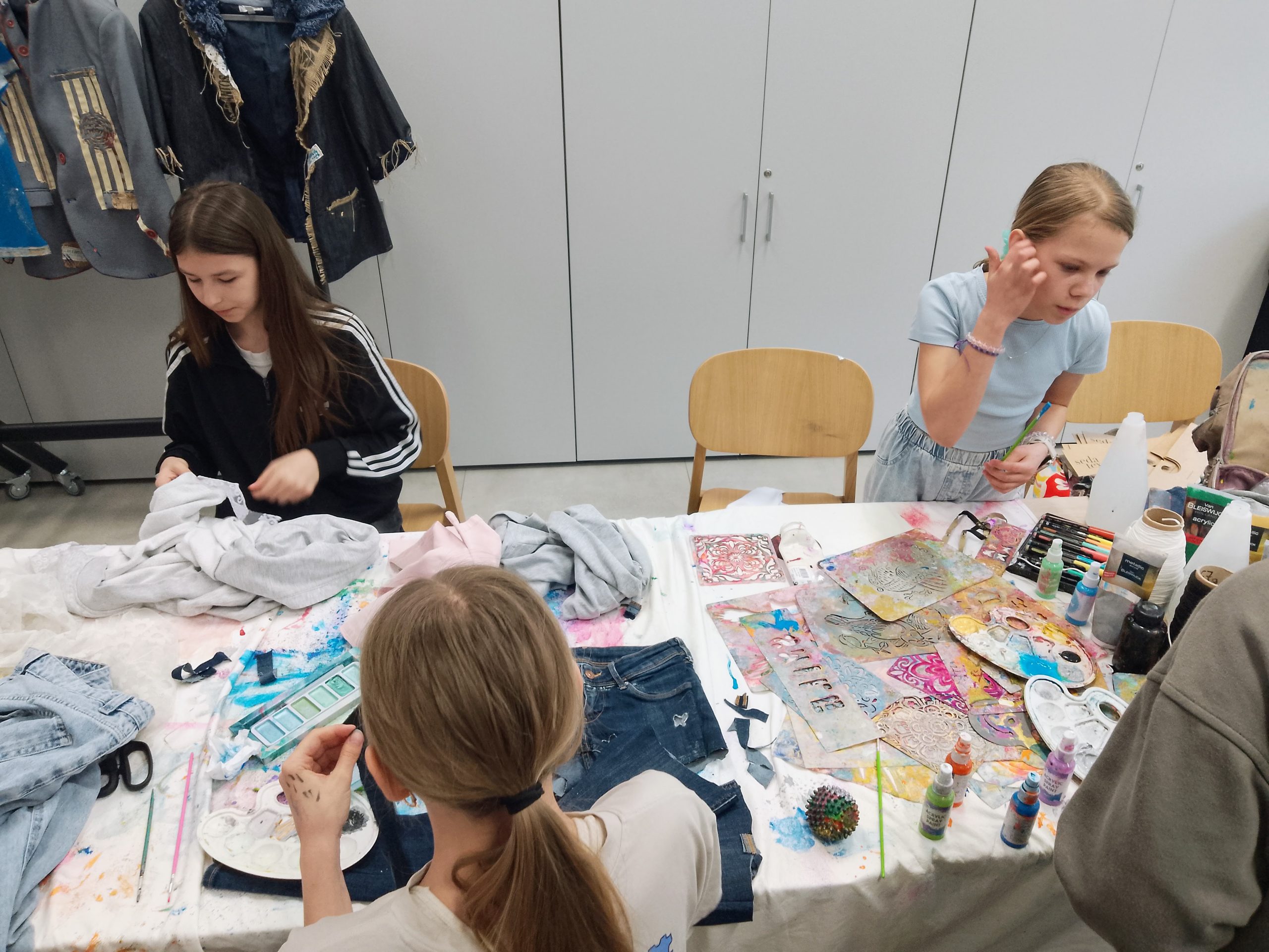 Nadali ubraniom drugie życie 5 IMG 20260326 102731 scaled