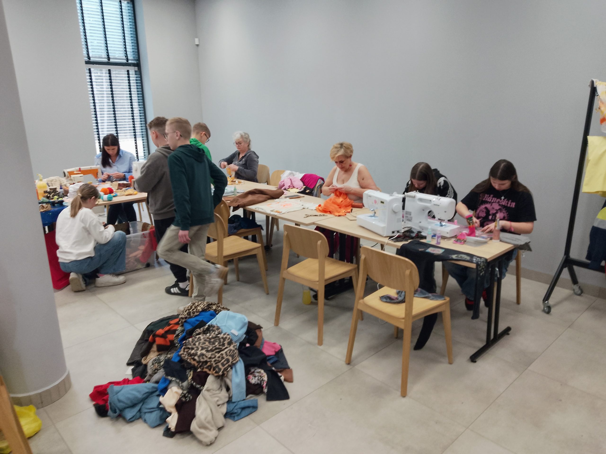 Nadali ubraniom drugie życie 7 IMG 20260326 103353 scaled