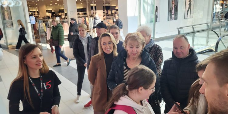 Messenger creation 31FA7B17 D537 47A2 8FD1 59B2600D44FE