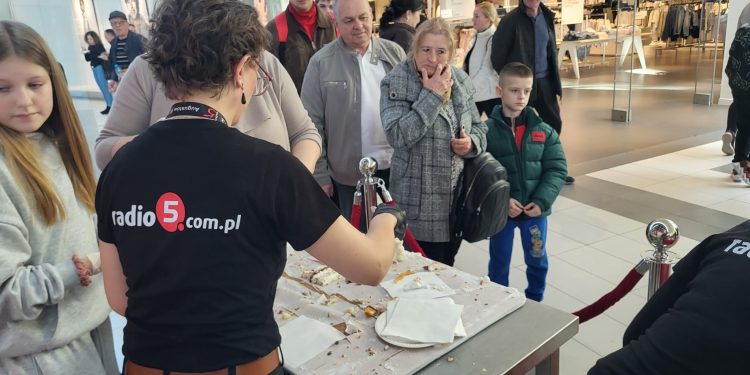 Messenger creation 81A53EBB EEC3 43A8 9EDA 82D165D7B6B5