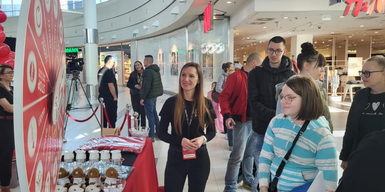 Messenger creation B71640A5 CA19 4809 9664 86641EA7C7C2