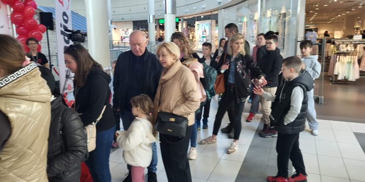 Messenger creation B81B2656 1535 4E0E 9BB7 D9CAC8861519