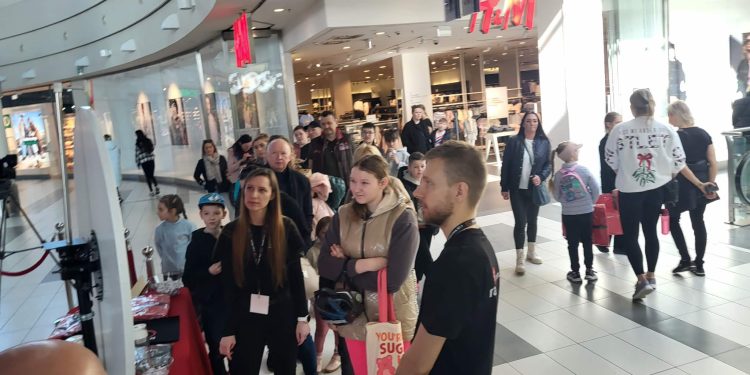 Messenger creation E69A4B6F EA50 4A3A BA3A 7A94125D7438