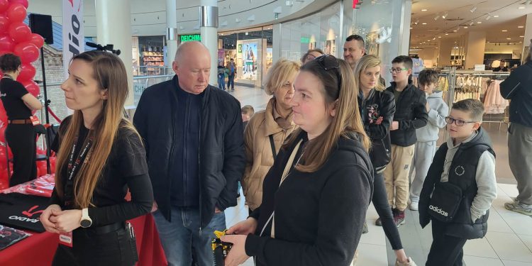 Messenger creation F4C6E3B0 C624 4A7A A7C6 388DEB3BF4B6