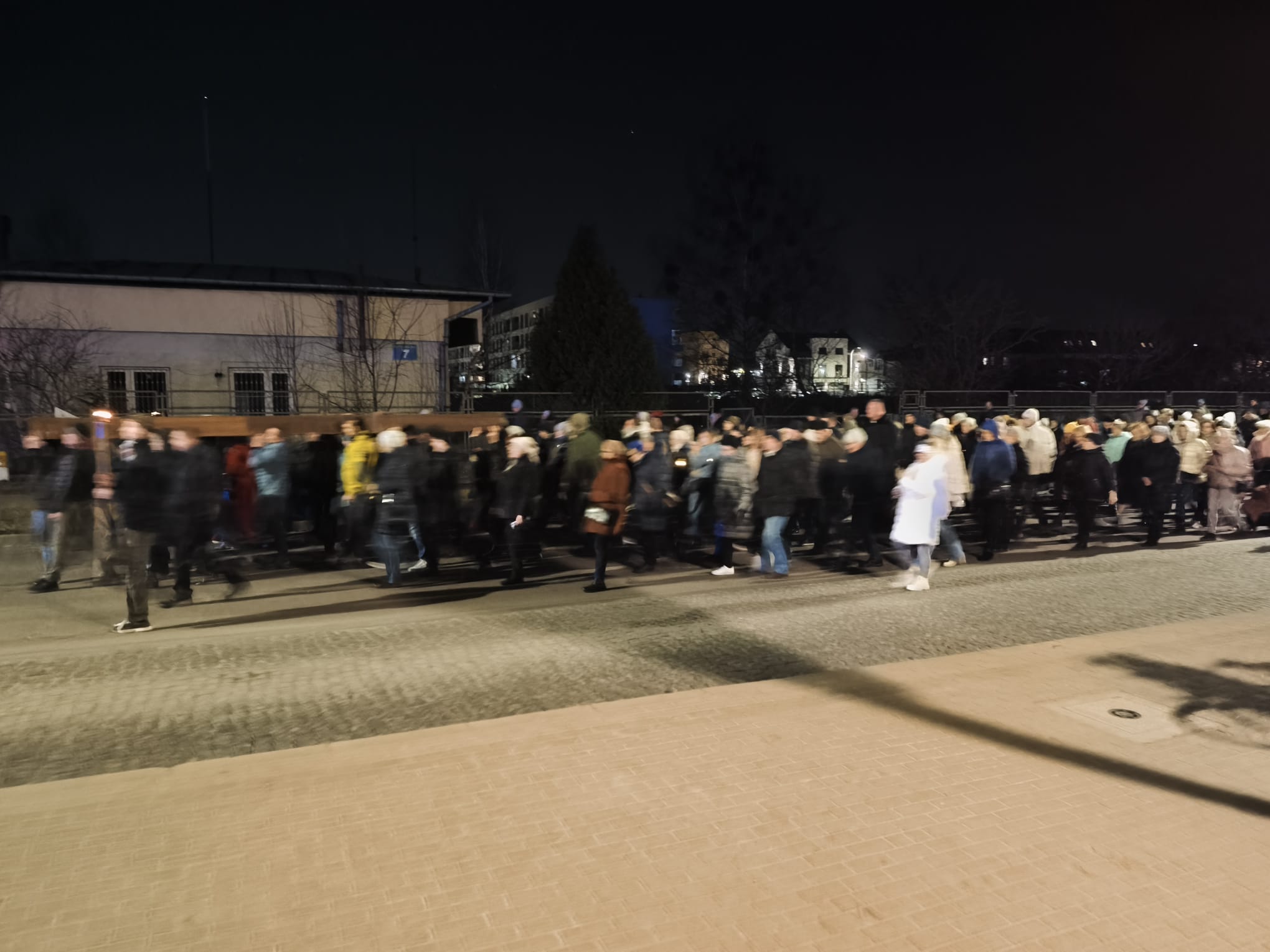 Miejska Droga Krzyżowa 15 WhatsApp Image 2026 03 27 at 22.53.48 2