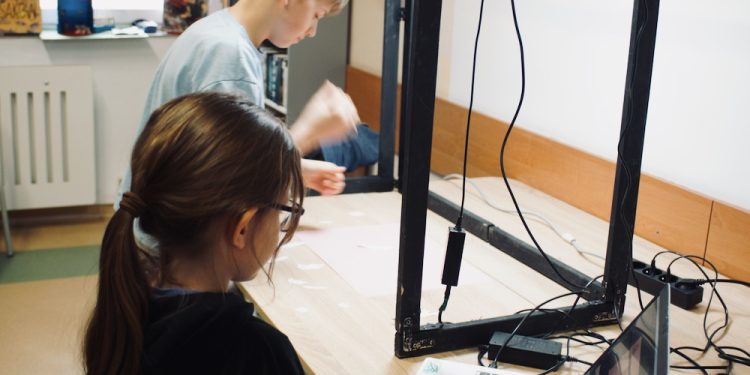 Baśniowa superprodukcja powstaje w SP7 1 alicja w sp7 9