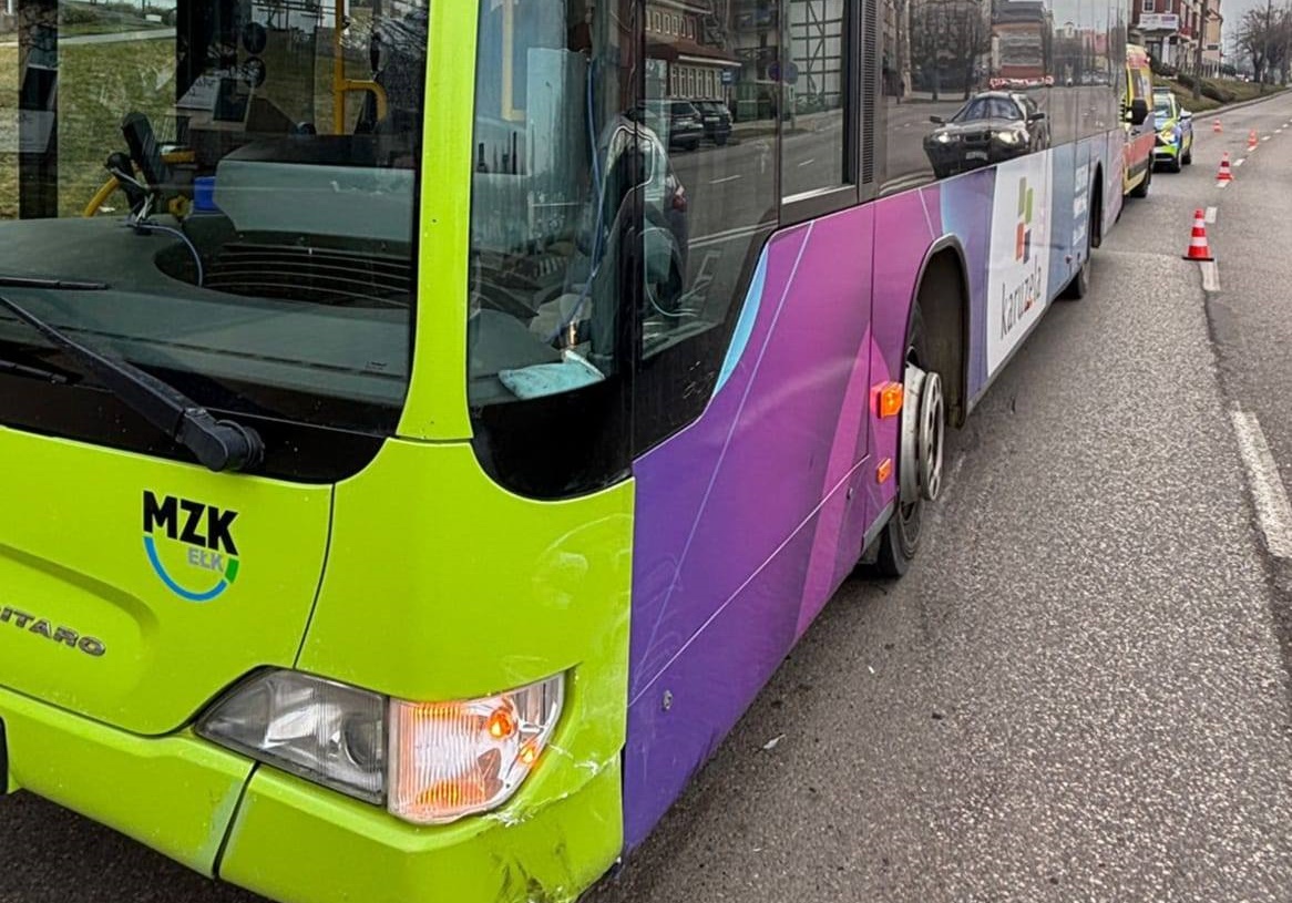 Pasażerka trafiła do szpitala 2 autobus1