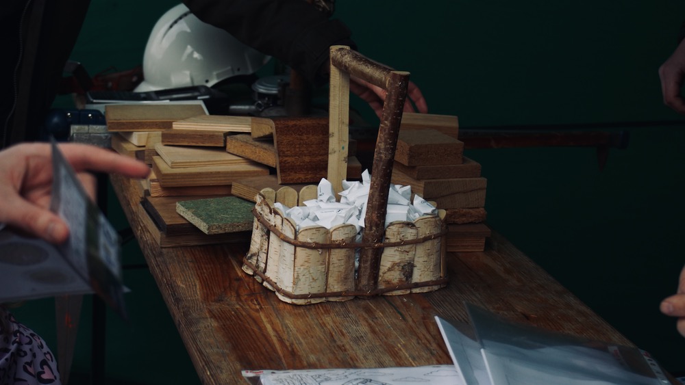 Na placu Jana Pawła II wyrosło leśne miasteczko 8 dzien lasu 7