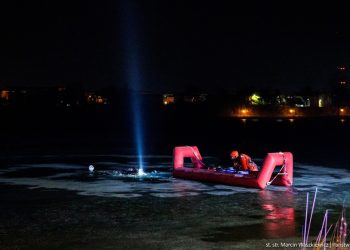 zdj. st. str. Marcin Waszkiewicz Państowa Straż Pożarna , fb Komenda Powiatowa Policji w Ełku