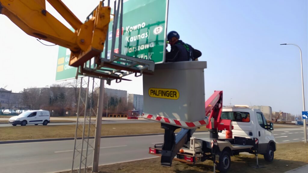 Suwałki dostosowują oznakowanie do Trasy Wschodniej 4 wymiana oznakowania 3 1024x576 1