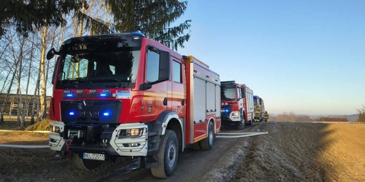 Pożar stolarni w gminie Stare Juchy 1 zdj. OSP Stare Juchy