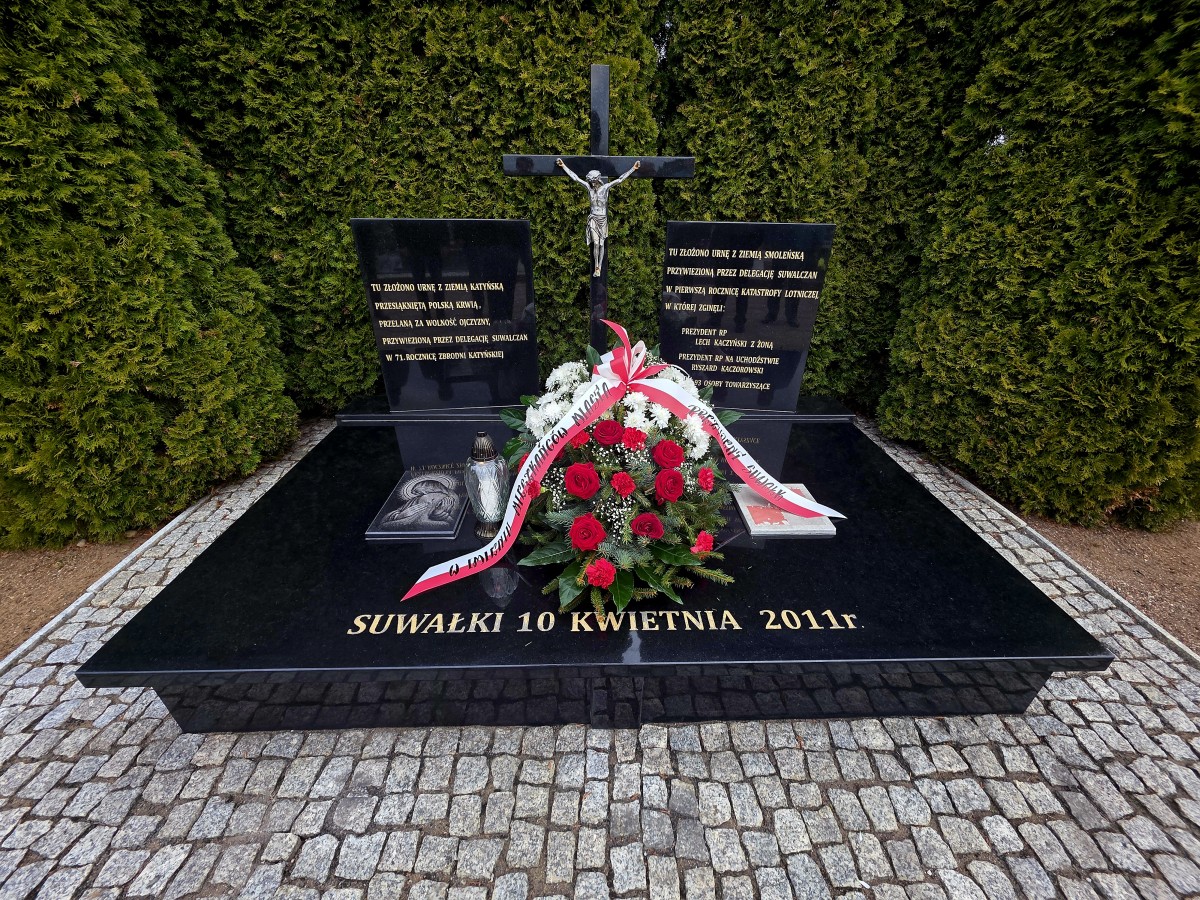 Uczcili pamięć ofiar katastrofy smoleńskiej i zbrodni katyńskiej 3 005 2