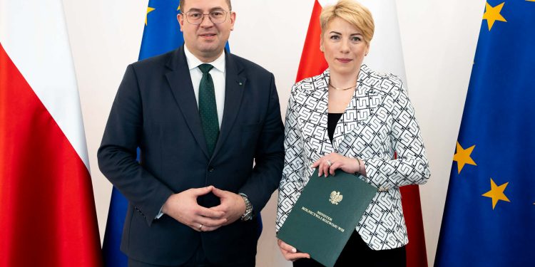 0403bd4a 9ced 4149 bc77 b2f8da427cef